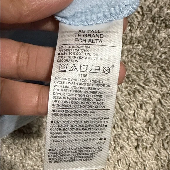 Old Navy Sweatshirt - Picture 6 of 9